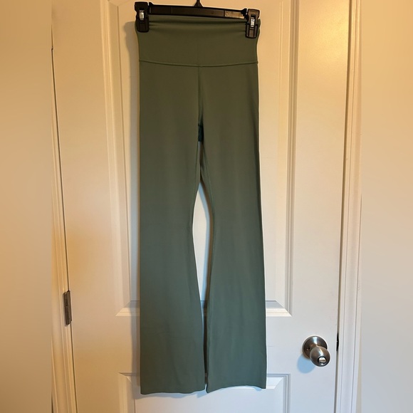 All In motion safe Green High-Waisted straight leg Yoga Pants/ legging - Picture 4 of 7